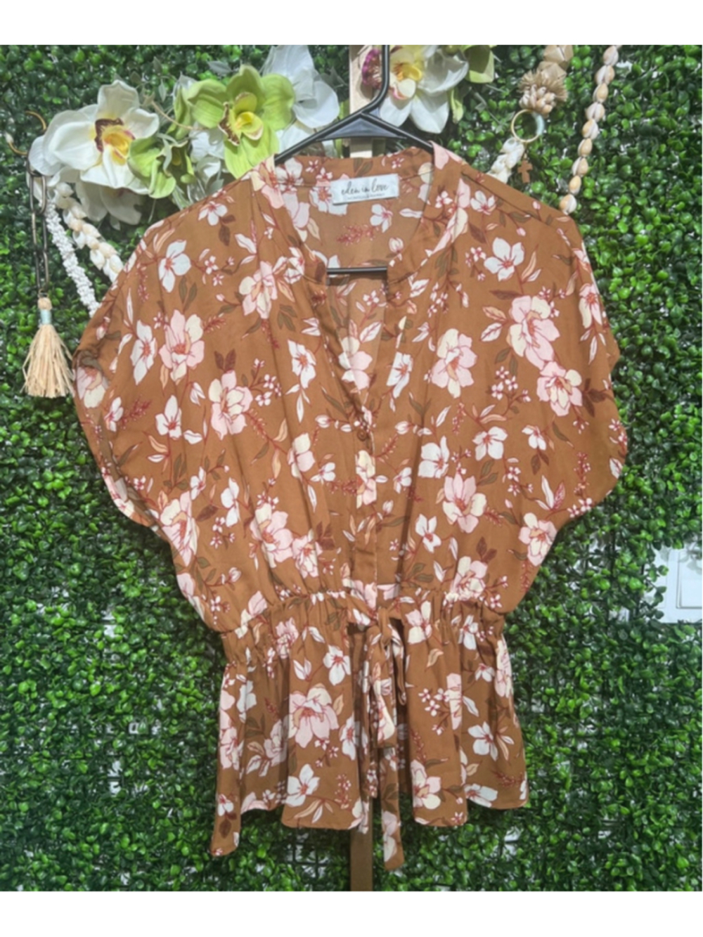 Eden In Love Honolulu Hawaii Button Down Tie Floral Top Blouse size Medium